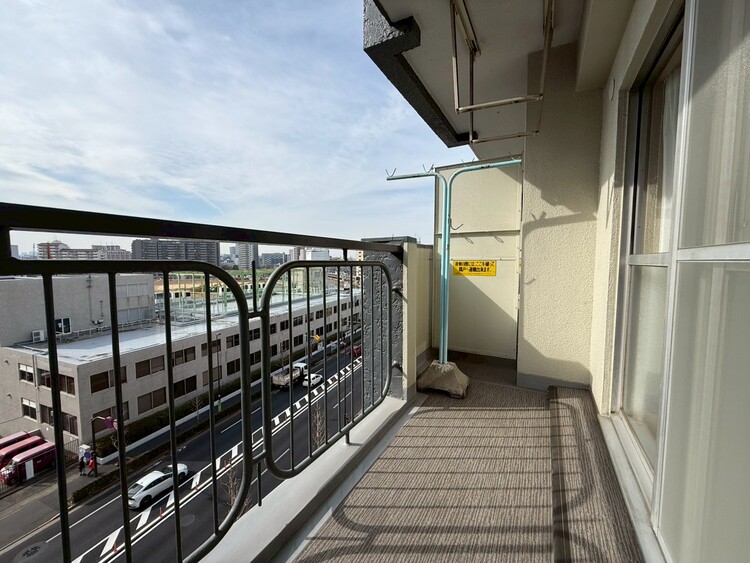 バルコニー 暮らしの中で、光と風を演出してくれるバルコニー。