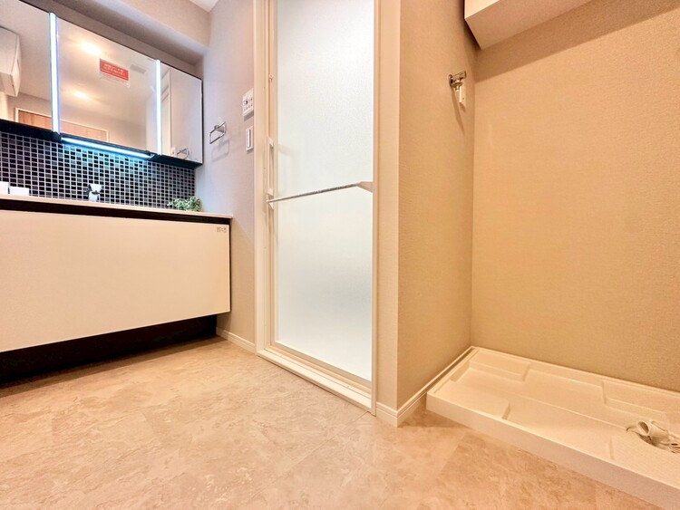 洗面 清潔感と心地よさを重視した、上質感漂うパウダールーム。