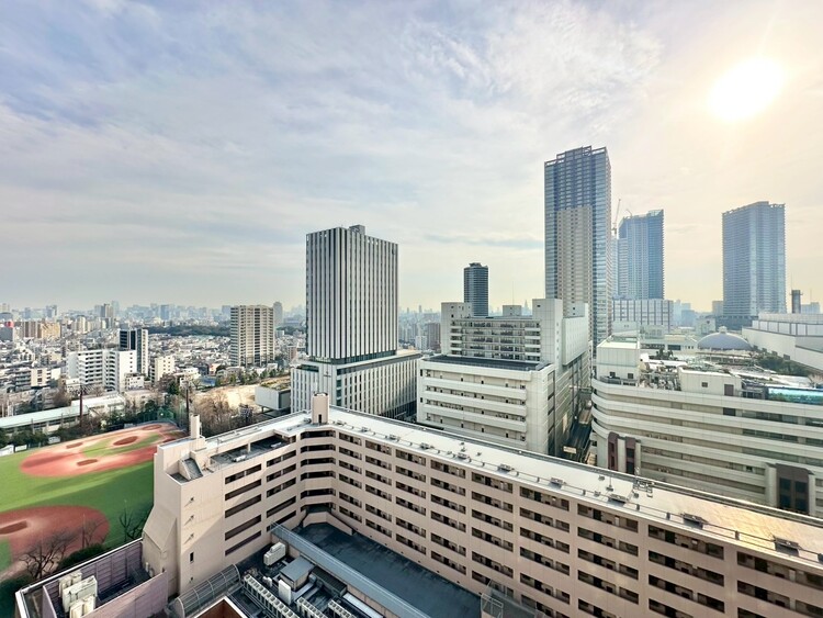 バルコニー 頬をなでる、優しい風を感じることが出来ます。