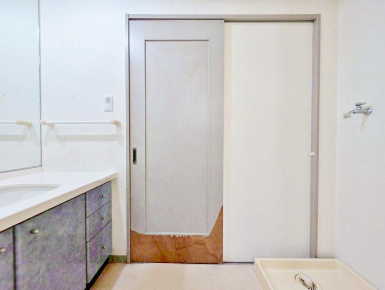 洗面 清潔感と心地よさを重視した、上質感漂うパウダールーム。