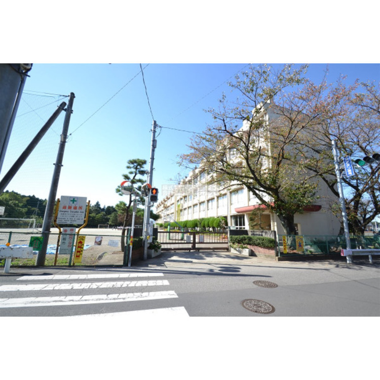 周辺 霞ヶ関西小学校(約200m)