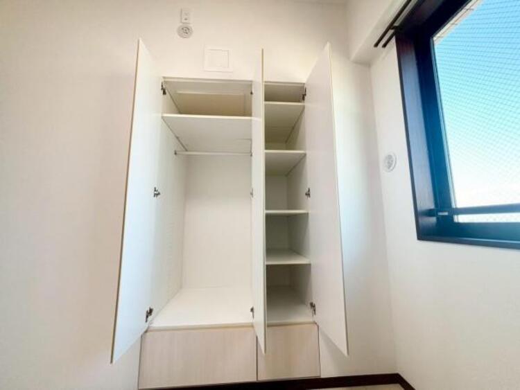 収納 各部屋に備えられたクローゼット。普段使わないものを全部しまってしまえば、6帖のお部屋の空間をたっぷり使うことが出来ます。