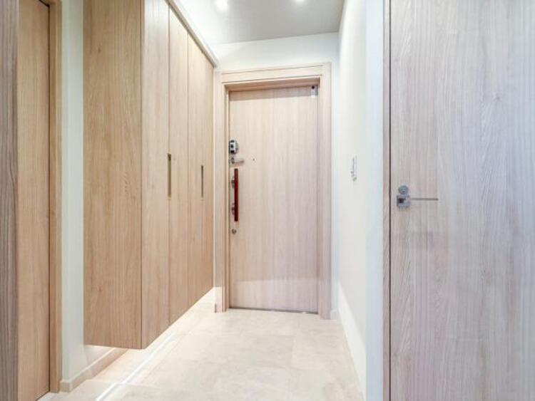 その他 広々とした玄関で大切なお客様をお出迎え。明るく気持ちの良い玄関は気持ちが盛り上がります。