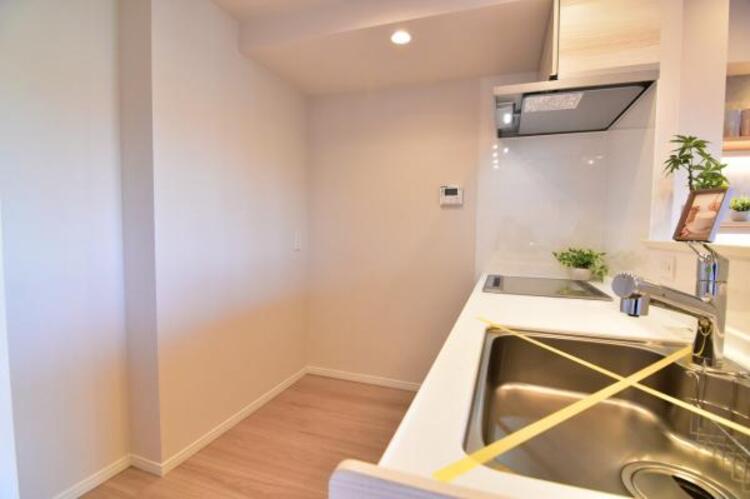 キッチン キッチンは毎日使う場所だから、忙しいときでも使いやすく、いつもキレイに保ちたい。等身大のわが家らしい、ぴったりのキッチン。