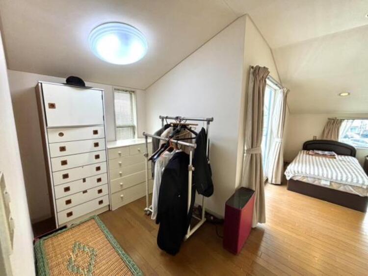 内装 仕事や趣味のスペースとしても活用できる、多用途に使える部屋。
