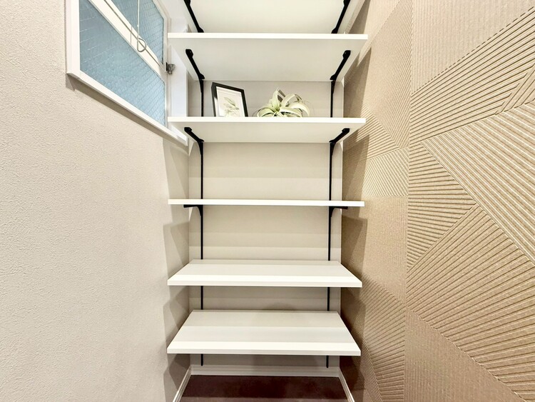 その他 収納スペースが付いていて、お部屋を広く使っていただけます。