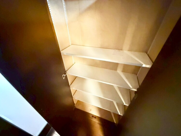 その他 家電やスーツケース、ストック品など何でも片付く嬉しい空間です。