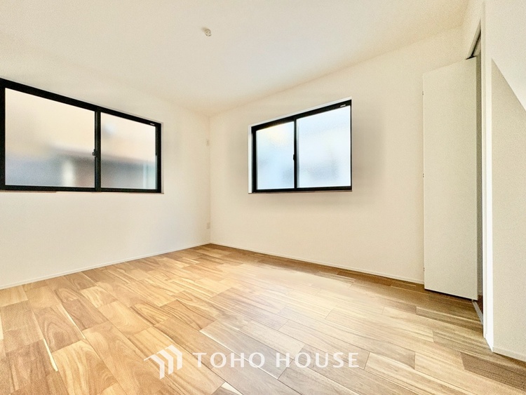 内装 ◆自身の道◆華道、剣道、そしてここで暮らす者の正道。物事の正しい考えや愛する家族とのコミュニケーション。そんな考えの暮らし方がこの空間にも散りばめられている。