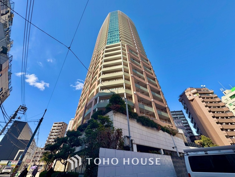 内装 【living】居心地のいい暮らしには欠かせない眩い採光。