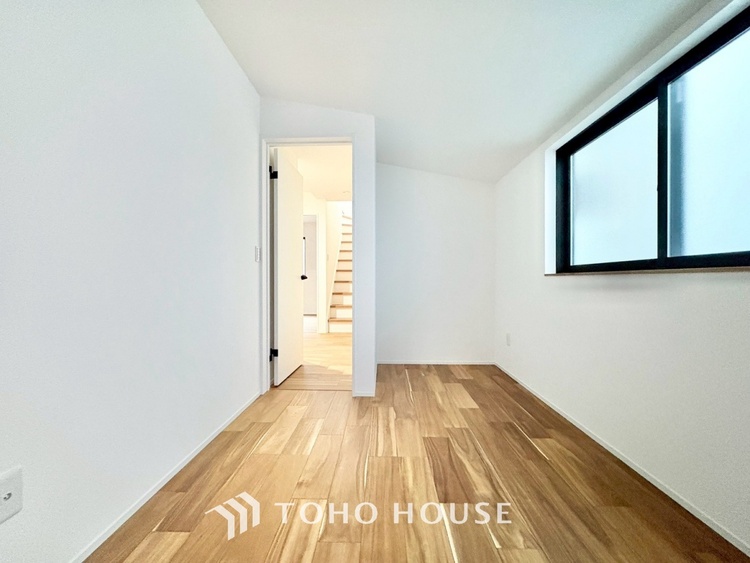 内装 ◆車の通りが少なく子供たちが名一杯遊べる分譲地をご覧になられた事がありますか？開発道路は車が通行することは少なく子供たちの遊び場と変わります。そんな分譲地で暮らす喜びを。