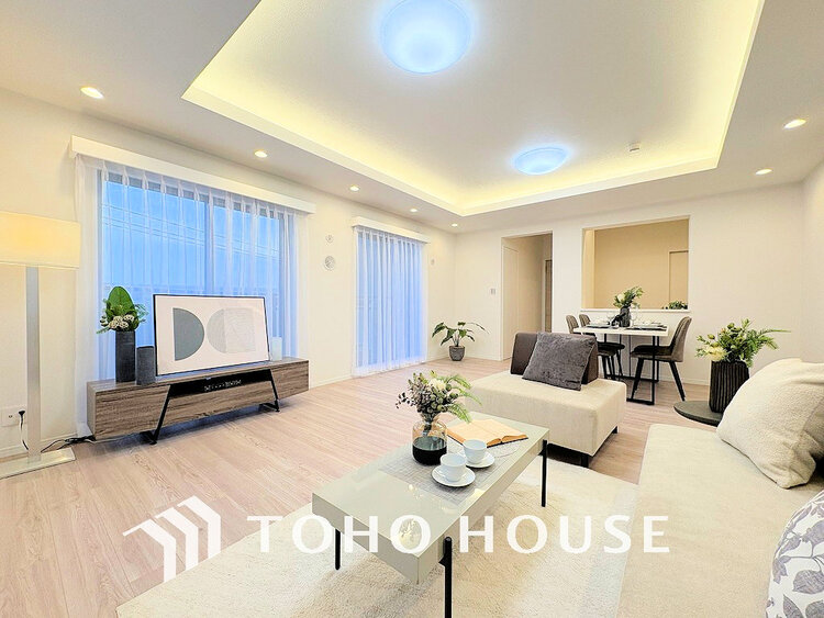 内装 家族みんなが爽やかに過ごせるように、光をたっぷり取り込んだLDK