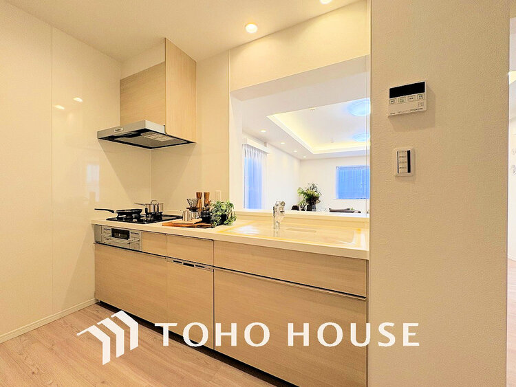 キッチン 落ち着きのあるカラーで統一された清潔感と気品が溢れるキッチン