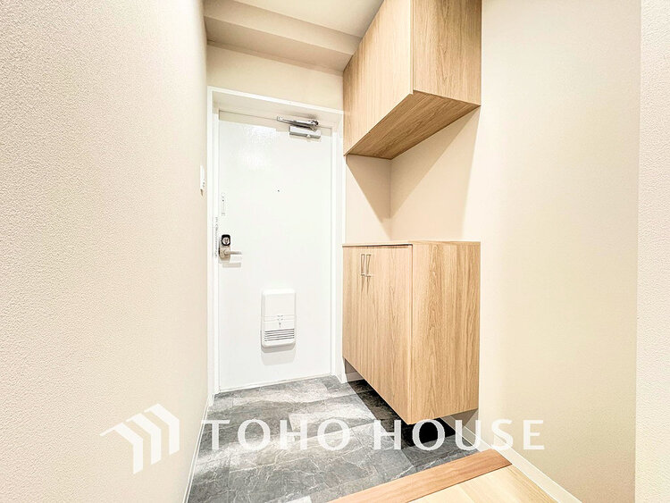 玄関 落ち着いた雰囲気の玄関、家族の帰りを暖かく迎えてくれます