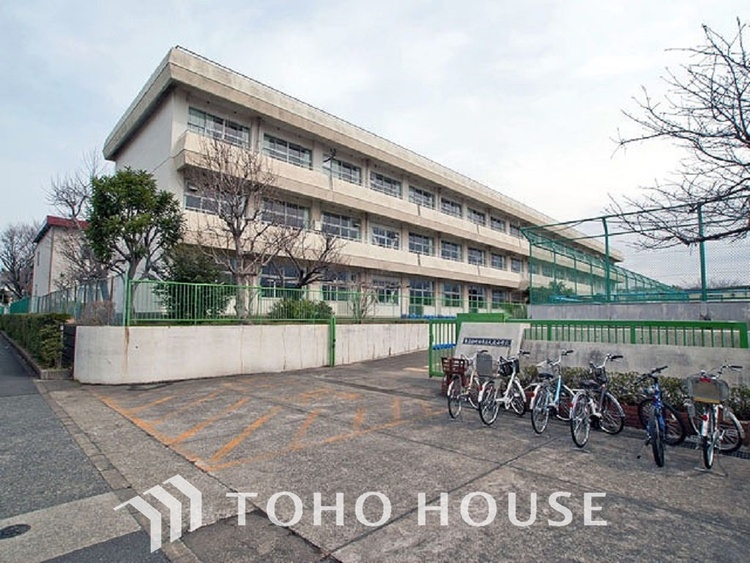 周辺 町田市立大蔵小学校　距離800m