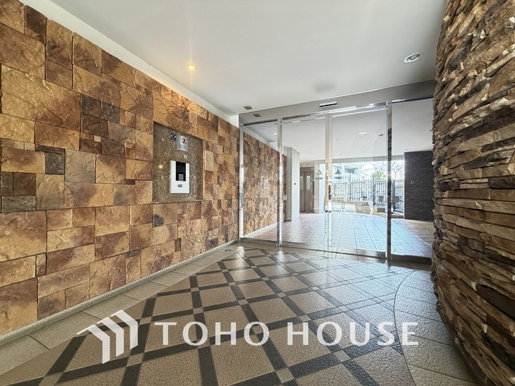 エントランス 手入れの行き届いたエントランス