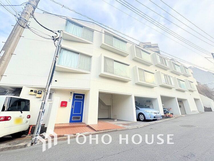 外観 〜大切なペットと暮らせるリノベーション住戸〜ルーフバルコニー付きのメゾネットタイプ〜