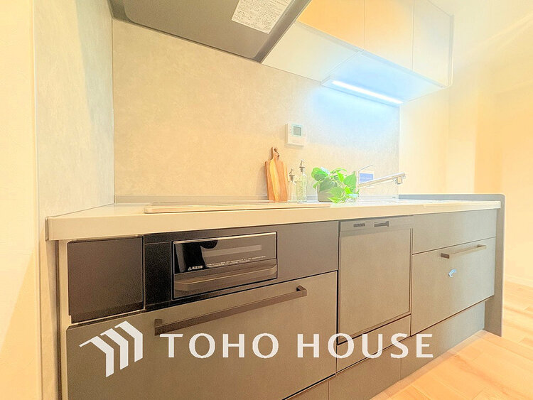 キッチン シンプルな部屋の雰囲気に溶け合うナチュラルキッチン