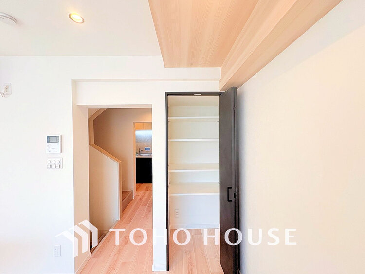 収納 リビング　収納