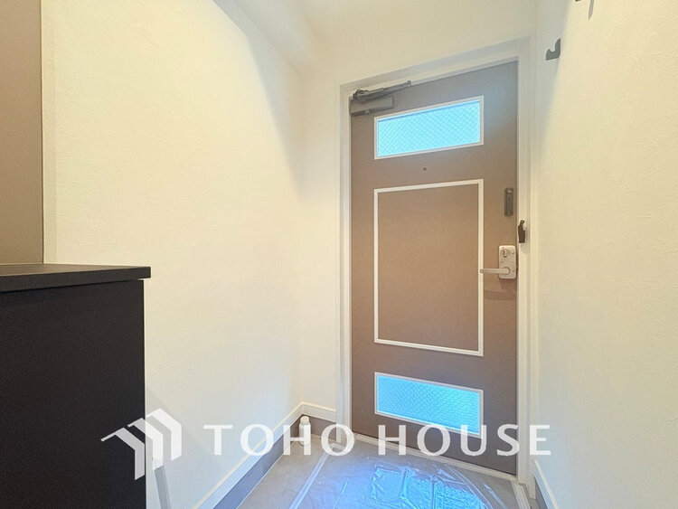 玄関 落ち着いた雰囲気の玄関、家族の帰りを暖かく迎えてくれます