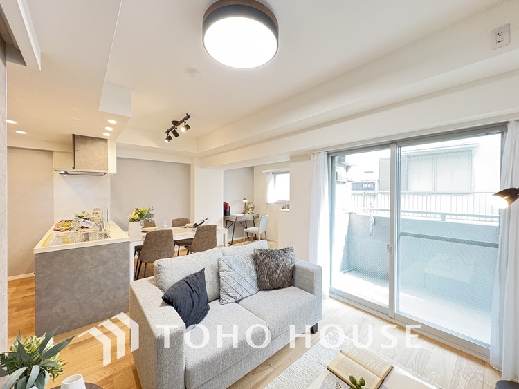 内装 明るいLDKは自然と家族が集まるコミュニケーションの場所に