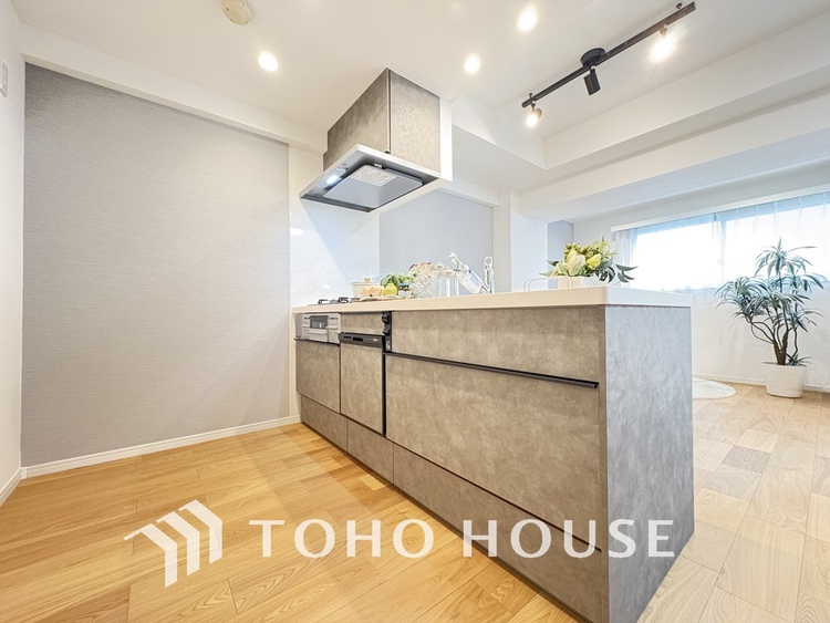 キッチン シンプルな部屋の雰囲気に溶け合うナチュラルキッチン