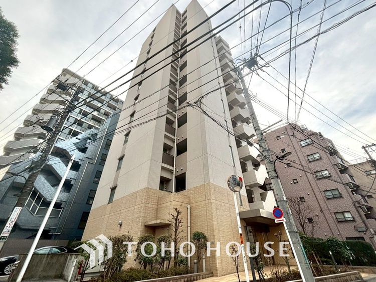 外観 漂う上質な空気感、マンションに入れば「おかえりなさい」と笑顔で迎えてくれるエントランス。最良の心配りを感じるマンションでした。