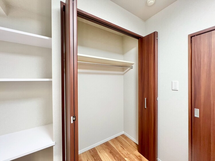 その他 収納スペースが付いていて、お部屋を広く使っていただけます。