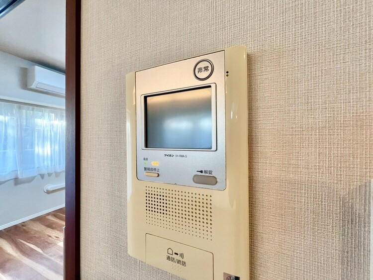 その他 誰が来てもわかる様にモニター付きインターホンを設置。