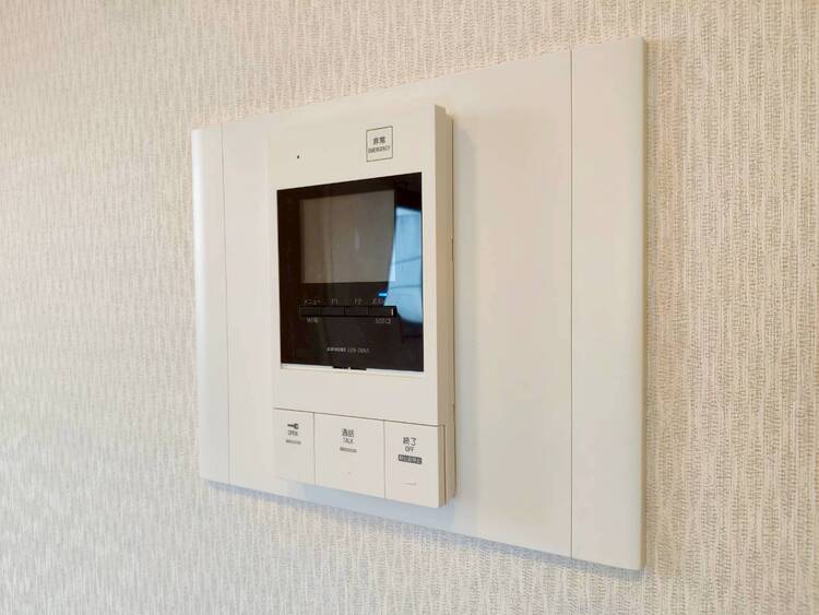 設備 誰が来てもわかる様にモニター付きインターホンを設置。