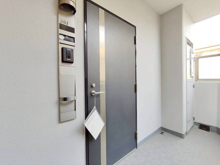 玄関 清潔感のある落ち着いた雰囲気の玄関です。