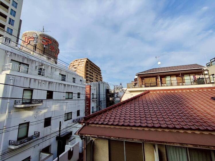 バルコニー 眺望や窓からの景色が良いと、家で過ごす時間も快適です。