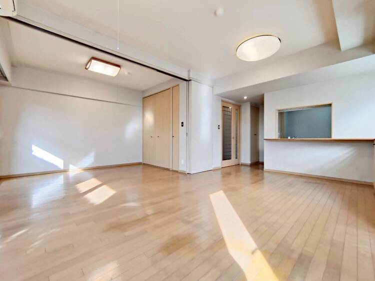 居間 充実した生活は伸びやかな居室空間から始まります。