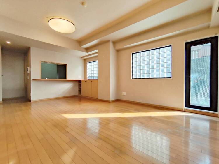 居間 シンプルな内装と偏り過ぎないデザインで統一しました。