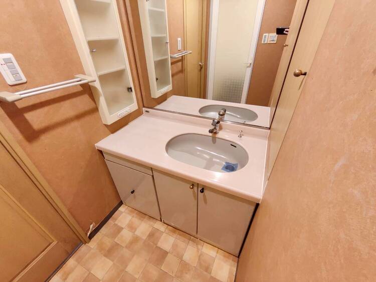 洗面 清潔感を感じられる洗面化粧台。