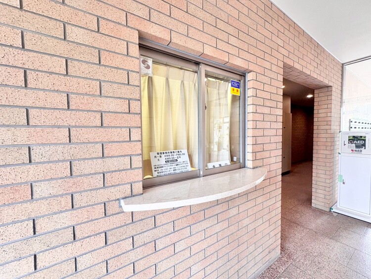 その他 スタイリッシュなエンブレム。お洒落なマンションは入り口から。