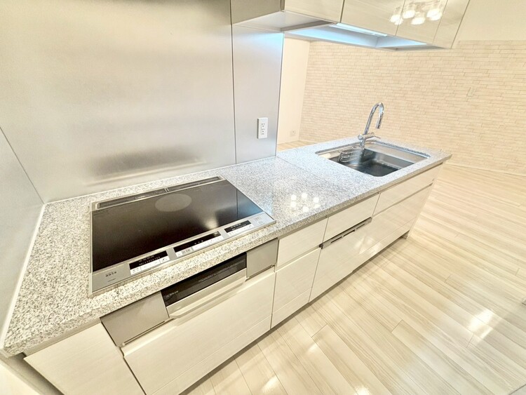 その他 開放感のあるキッチンスペース。調理をしながら、会話も弾みそうですね。