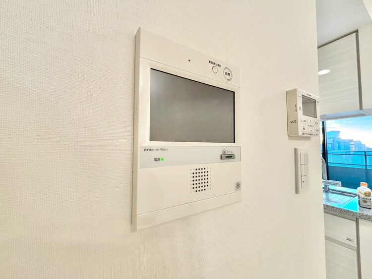 その他 誰が来てもわかる様にモニター付きインターホンを設置。