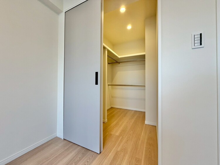 その他 収納スペースが付いていて、お部屋を広く使っていただけます。