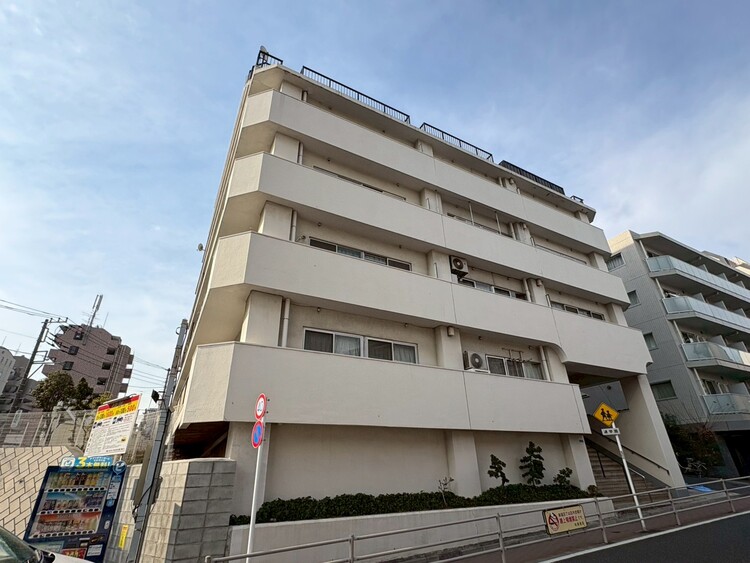 その他 飽きのこないシンプルモダンな外観です。