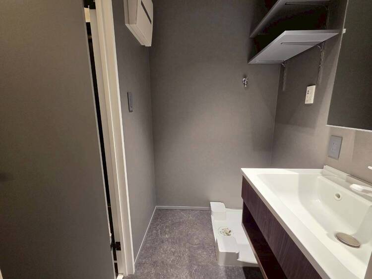 その他 十分な広さの脱衣所。