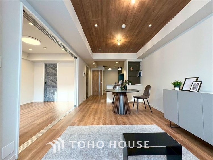 内装 【LIVING】◆住む喜び、楽しさ、感動◆を君と共有したい。いつまでもずっと家族を見渡せるこの広い空間で。