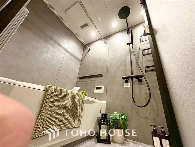 風呂 【BATHROOM】◆プライベートな空間◆simpleだからrelaxできるんです。こころもからだもキレイさっぱり。