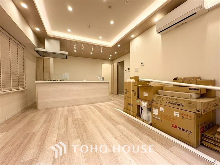 内装 現在改装中◆煌びやか◆愛おしい家族との団欒の時間をより一層幸せなものに感じさせる煌びやかなLDK。輝かしい毎日が待っています。