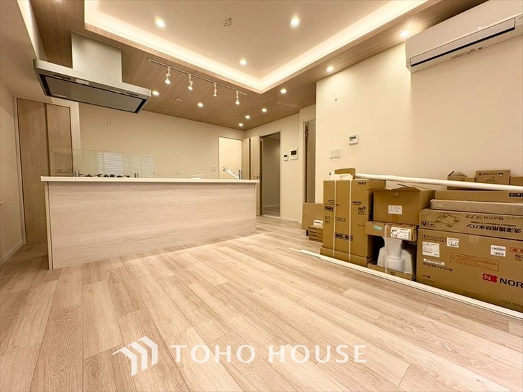 内装 現在改装中◆住む喜び、楽しさ、感動◆を君と共有したい。いつまでもずっと家族を見渡せるこの広い空間で。