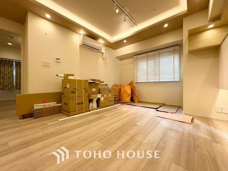 内装 現在改装中◆Sunshine◆光が燦々と入り、いるだけで気持ちいい。「開放的でゆとりあるお部屋です。」