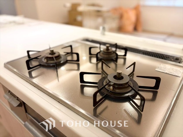 キッチン 現在改装中◆家族のおはよう◆の声を笑顔で迎えてあげられるシステムキッチン。朝ごはんが楽しみでちょっと早起きしたくなるんです。