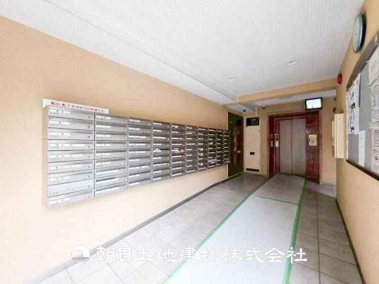 エントランス 【エントランス】 便利なエレベーター付きです。