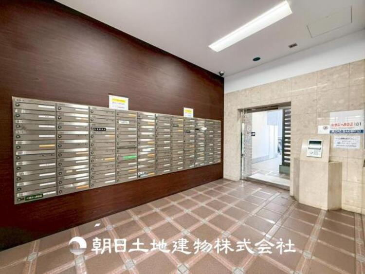 エントランス 【エントランス】 オートロック付きでセキュリティー面も安心です。