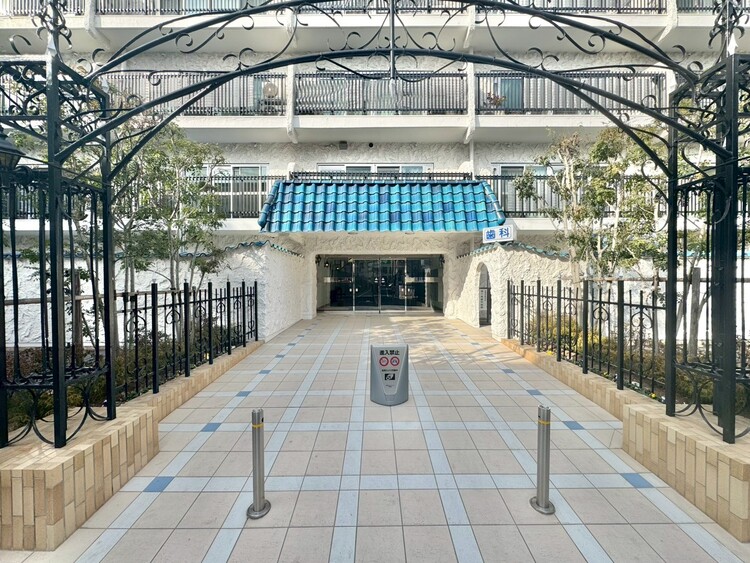 エントランス 外と内をつなぐエントランスは、まさに顔となる場所。