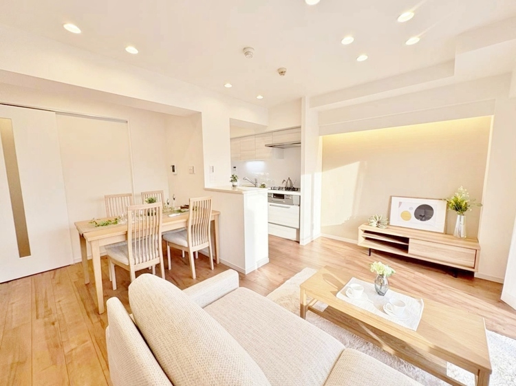 居間 豊かな居住性と、安心感を満たすクオリティが見事に調和した住空間。